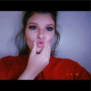 Meet your Posher, Kayla